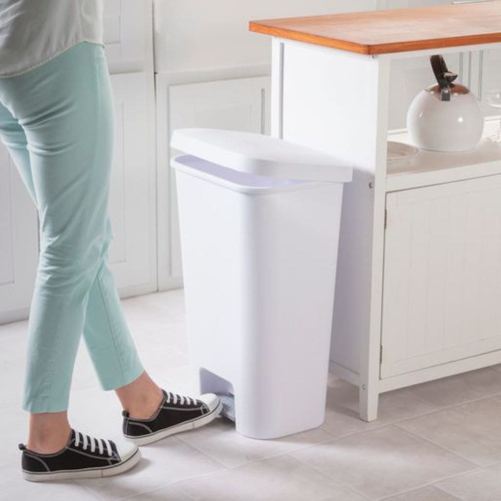 Plastic Rectangular Step Garbage Can, White, 45-L Y2Y5 - product image 3