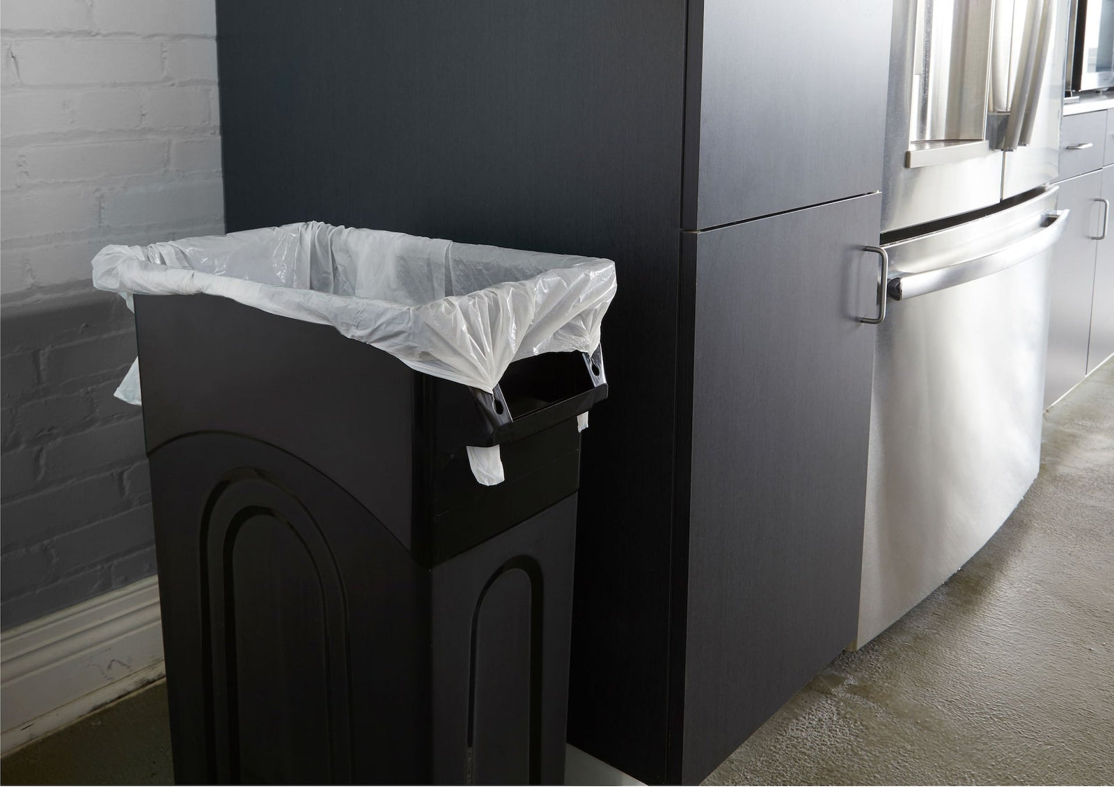 Solutions Plastic Tall Slim Rectangular Garbage Can, Black, 87-L Y7Z6 - product image 6